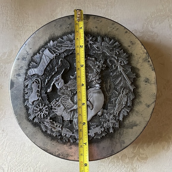 Beautiful vintage 1970s pewter Metzke Santa Clause cookie tin metalware - Picture 11 of 12